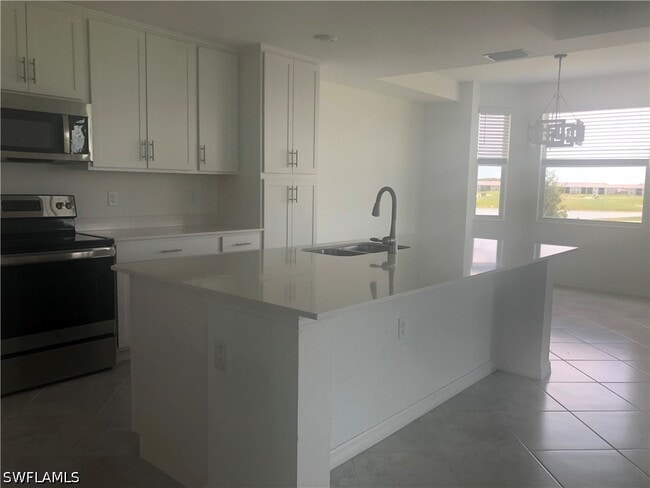 Foto del edificio - 5835 Double Eagle Cir