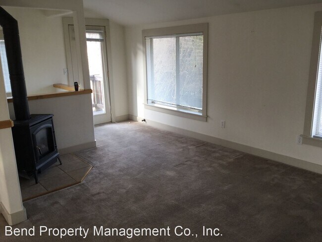 Foto del edificio - 294 NW Jefferson Pl