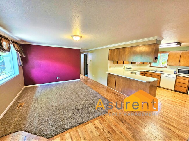 Building Photo - 3085 Connell Ave