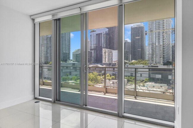 Foto del edificio - 92 SW 3rd St