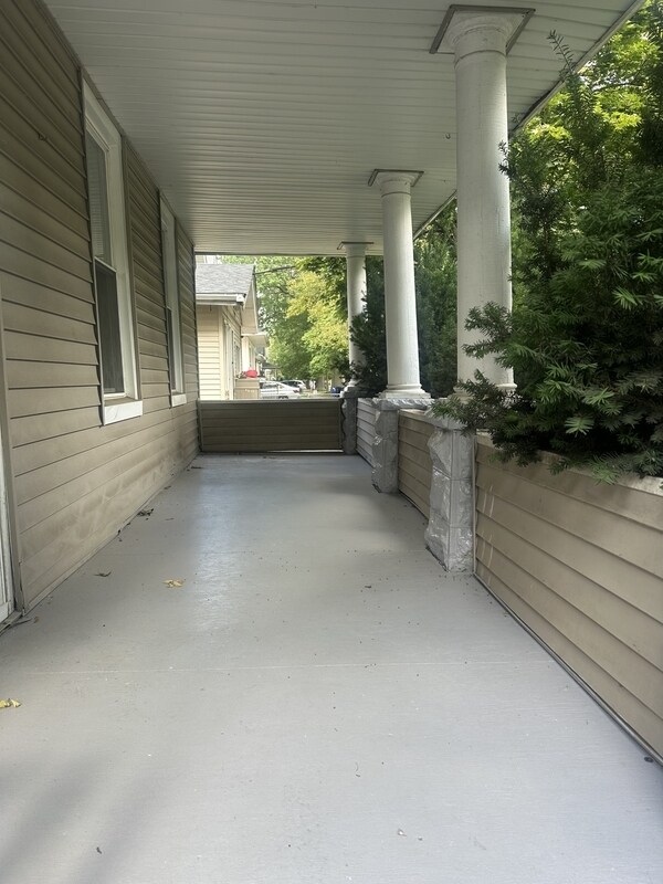 Foto del edificio - 2180 W 83rd St