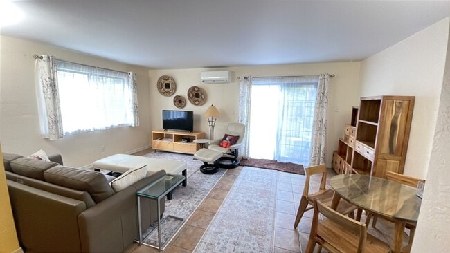 Foto del edificio - Furnished 2 Bdrm/2 Bath Condo in the Heart of Downtown Ashland!