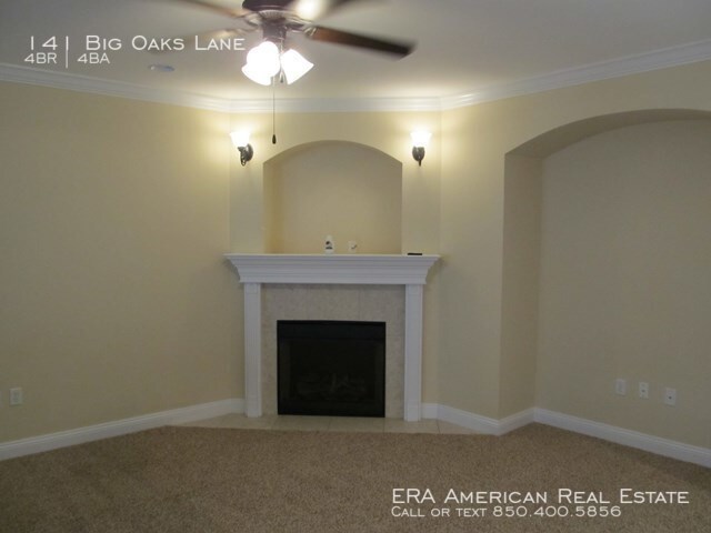 Building Photo - Close to Eglin and Turkey Creek!