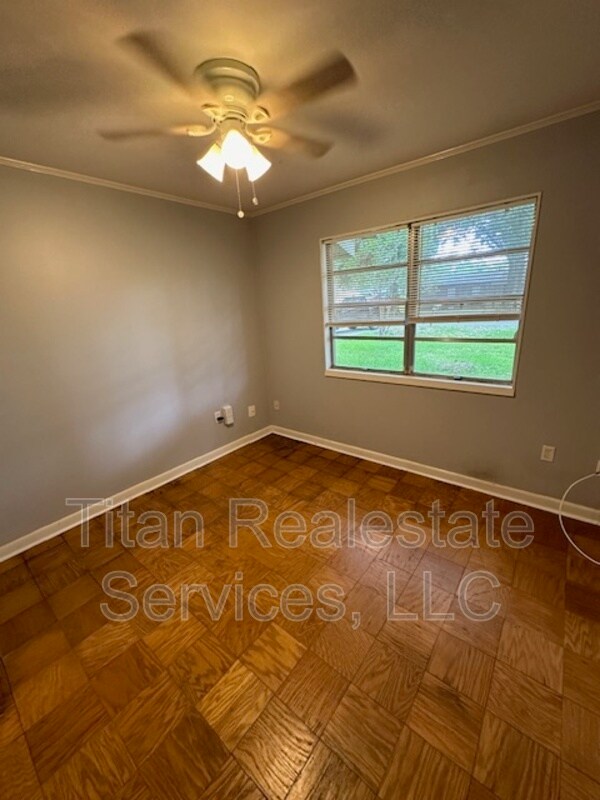 Building Photo - 733 Genevieve Drive