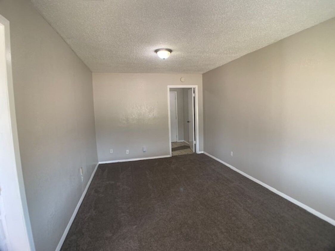 Move -in Special: Three Bedroom Moore! Be... - Move -in Special: Three Bedroom Moore!  Be...