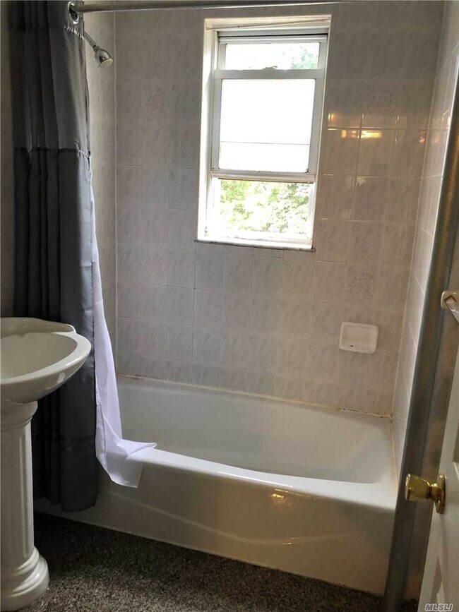 Foto del edificio - 56-15 Clearview Expy