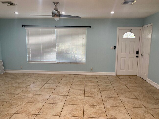 Foto del edificio - 3436 Housatonic Dr