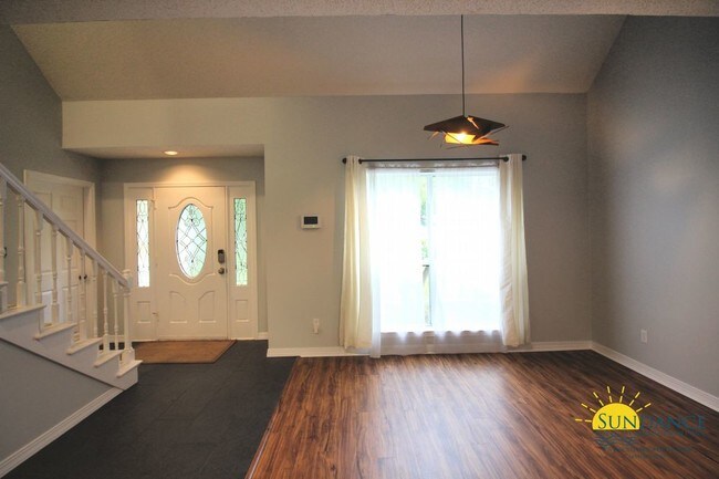 Foto del edificio - 724 Spring Lake Dr