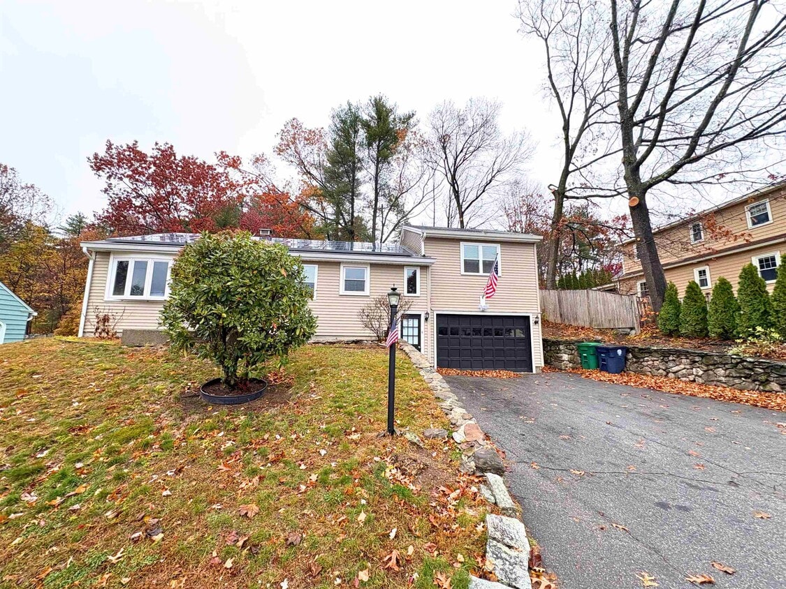 Primary Photo - 11 Monadnock St