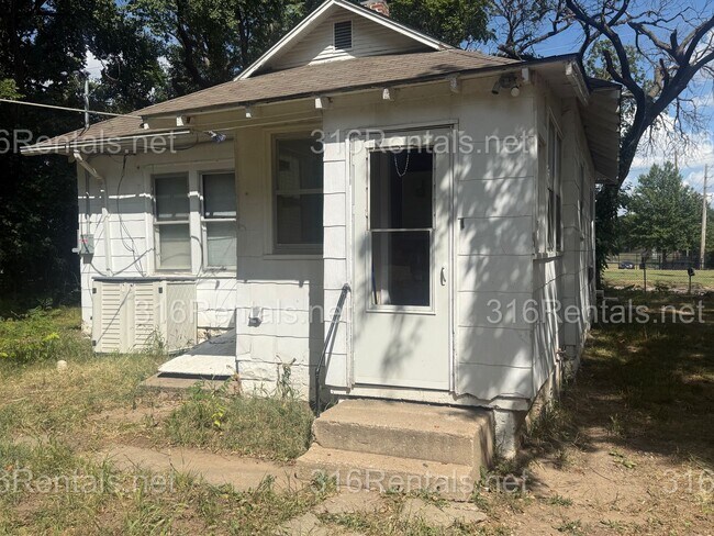 Building Photo - 1055 S Roosevelt St