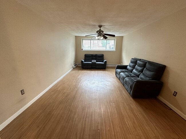 Photo - 20 Radcliffe Rd Townhome