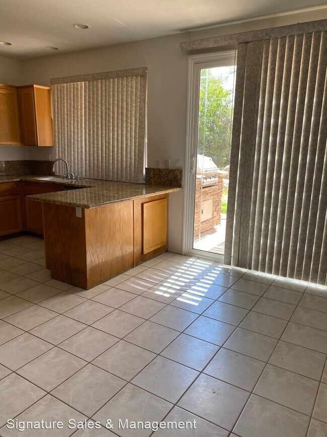 Foto del edificio - 4 br, 3 bath House - 27314 Barcelona Drive