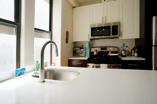 Foto del edificio - 374 S 5th St