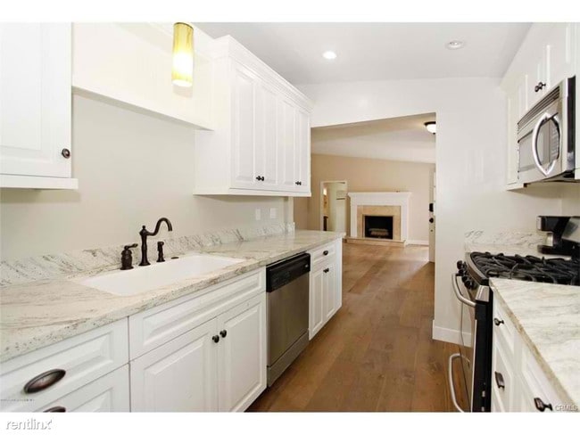 Building Photo - 3054 Santa Anita Ave