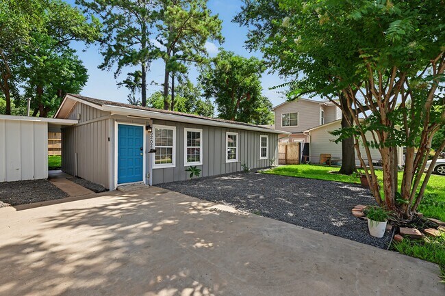Foto del edificio - 5202 Nina Lee Ln