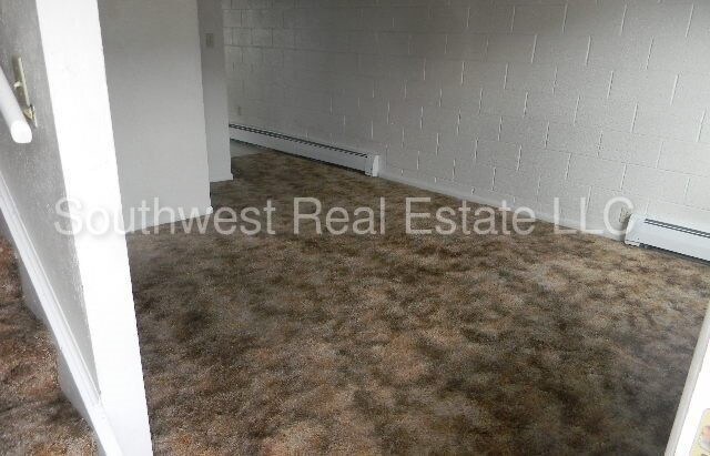 Building Photo - 1400 Bridger Dr