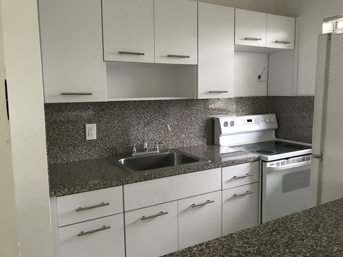 Primary Photo - 13801 NE 3rd Ct