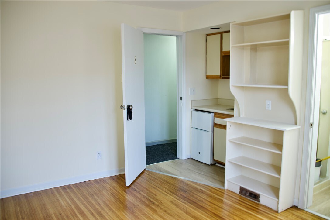 Foto principal - 1685 Monroe Ave