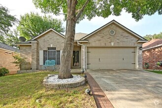 Building Photo - 2041 Desco Dr