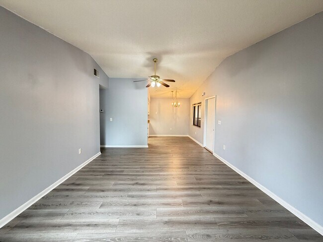 Foto del edificio - 5239 Vineland Rd
