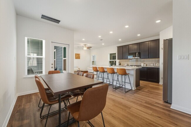 Foto del edificio - 2017 Ridge Runner Dr