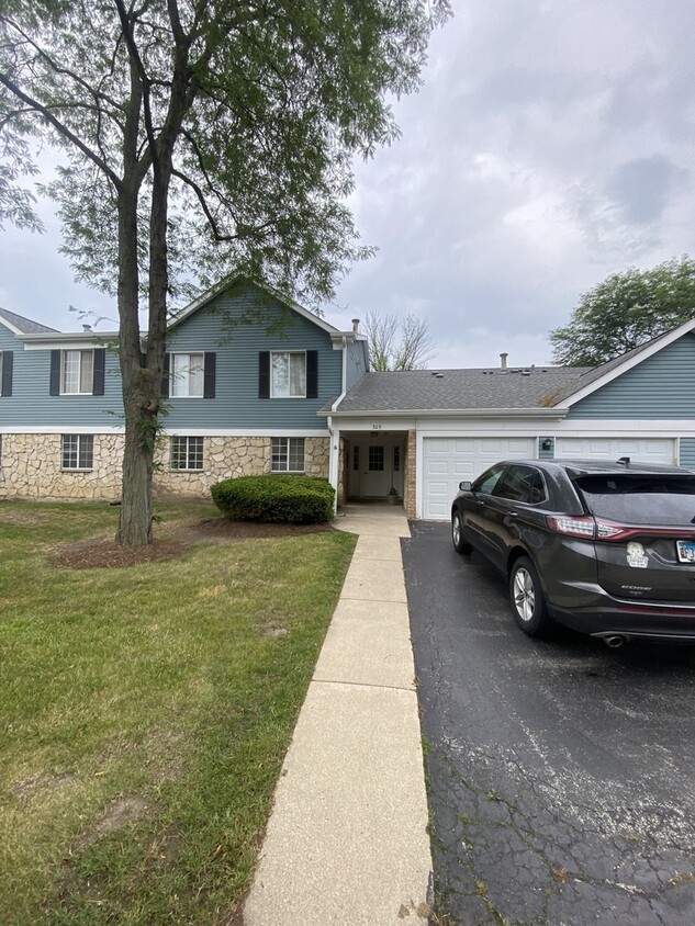 Primary Photo - 309 Memory Ln