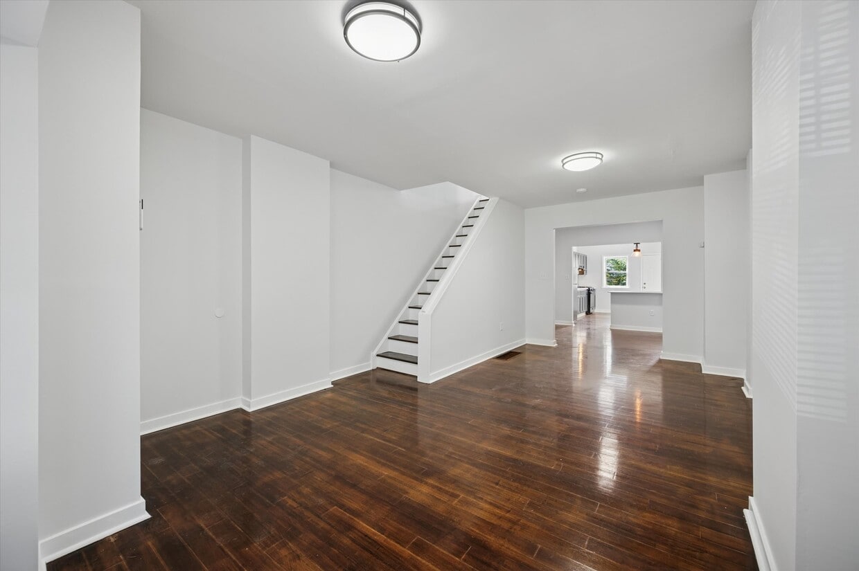Photo - 5318 Kershaw St-