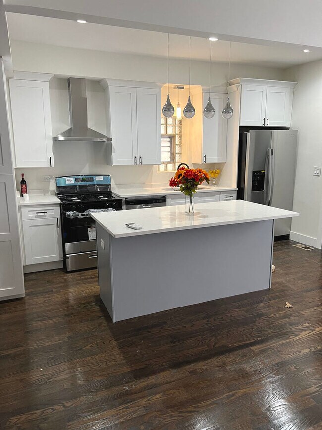 Foto del edificio - 6553 S Eberhart Ave