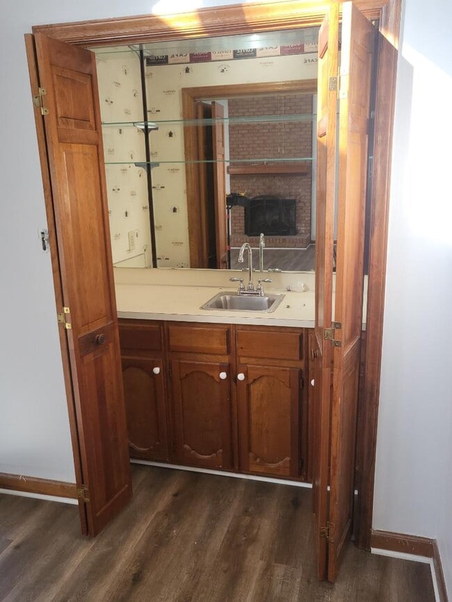 Foto del edificio - 3000 Jamestown Dr