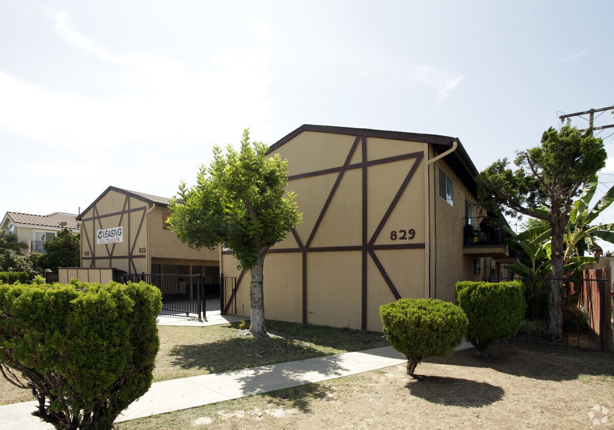 Building Photo - 829-833 S Greenwood Ave