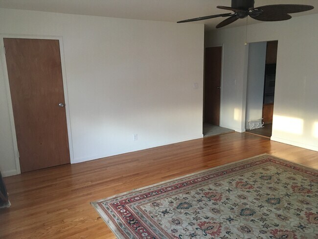 Foto del edificio - 540 N Wagner Ave