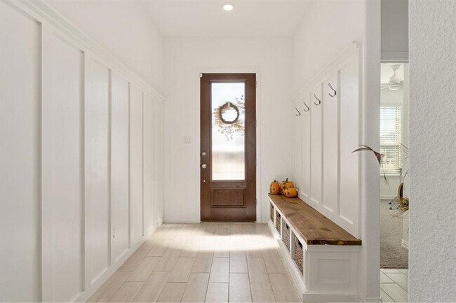 Foto del edificio - 905 Rosebay Dr
