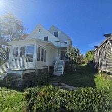Building Photo - 230-232 Spruce Ln Ext