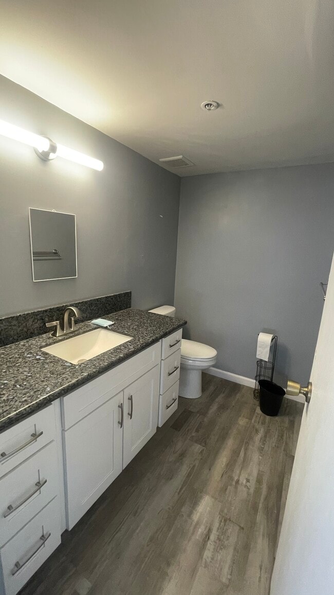 First floor bathroom - 1088 Bishop St