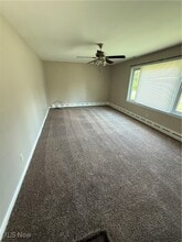 Building Photo - 810 Orchard Hill Rd
