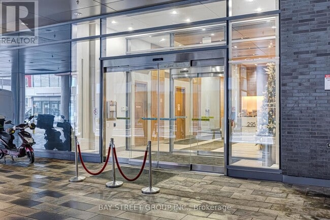 Building Photo - 295 Adelaide St W