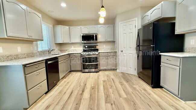 Foto del edificio - 6587 N Harris Hawk Ln