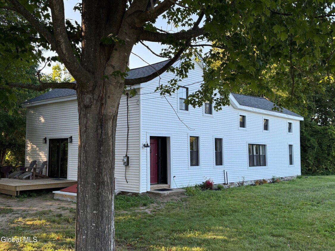 Foto principal - 2147 Rowley Rd