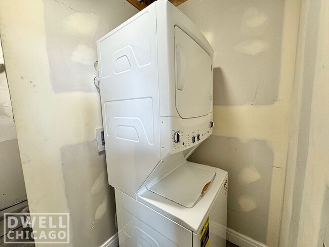 Building Photo - 1747 N Spaulding Ave