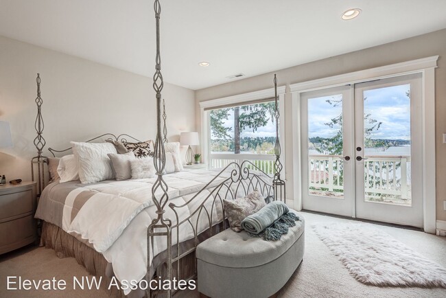 Foto del edificio - 4 br, 4.5 bath House - 8649 NE Juanita Drive