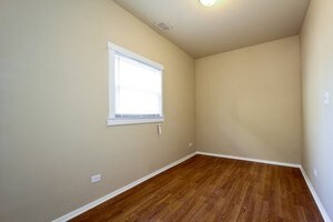 Foto principal - 8311 S Buffalo Ave