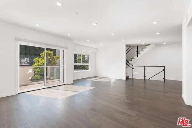 Building Photo - 849 N Alta Vista Blvd