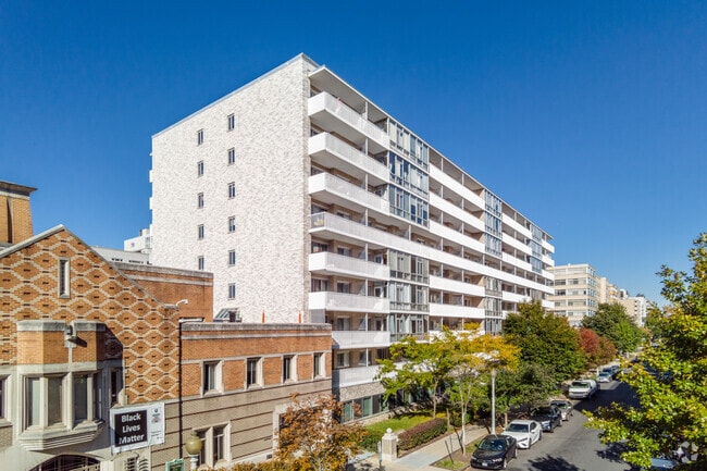 Building Photo - Potomac Plaza Terraces