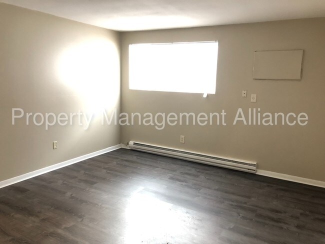 Building Photo - 4460 Milton Ave