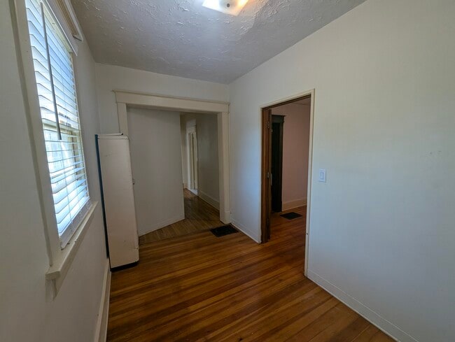 Building Photo - 1524 S 24th St