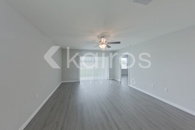 Building Photo - 8583 SW 43rd Ter