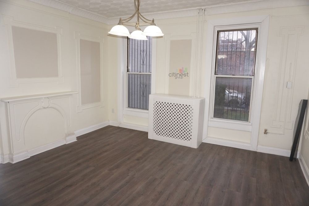 Primary Photo - 275 24th St