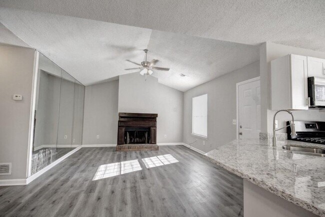 Building Photo - 1201 Scripps Ct SW