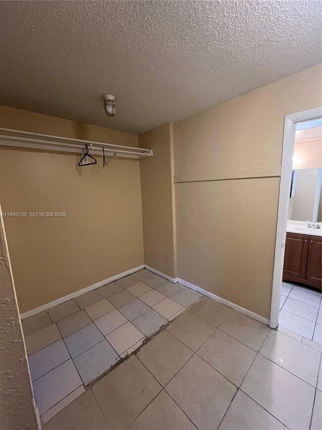 Foto del edificio - 2800 NW 56th Ave