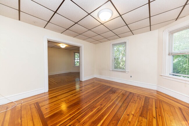 Building Photo - 507 President Ave